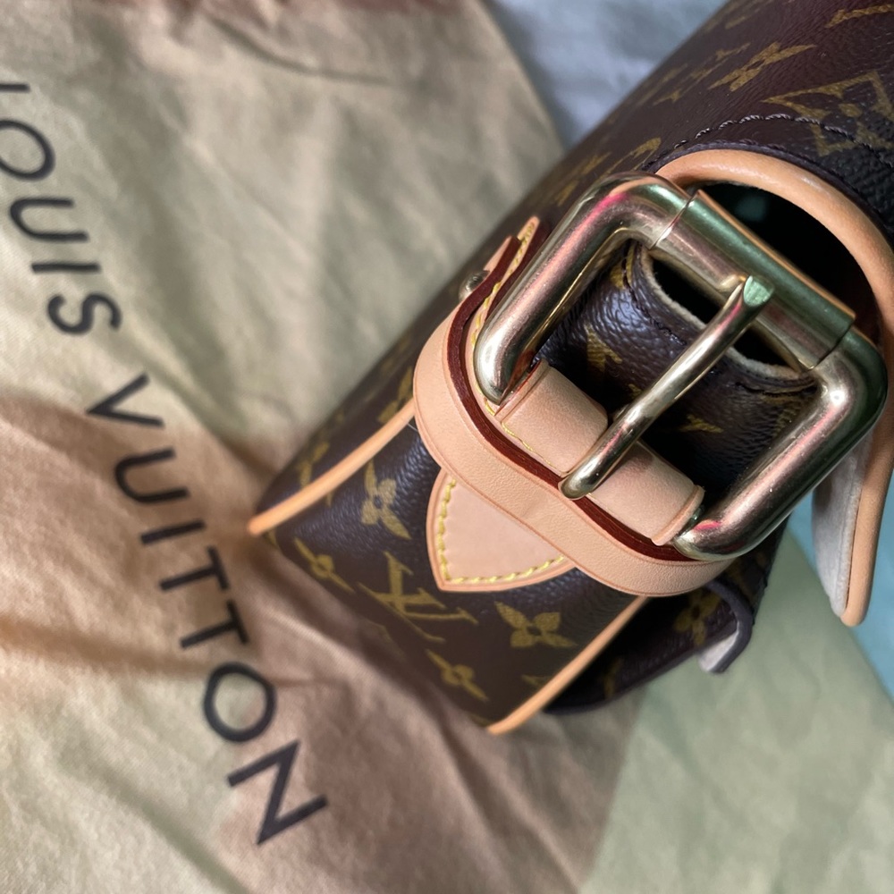 Louis Vuitton Monogram Hudson Bag 🤎 - Picture 7 of 13